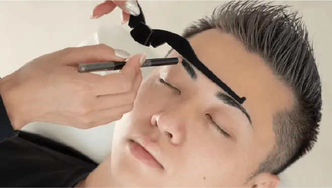 ビジネス眉毛スタイリング
